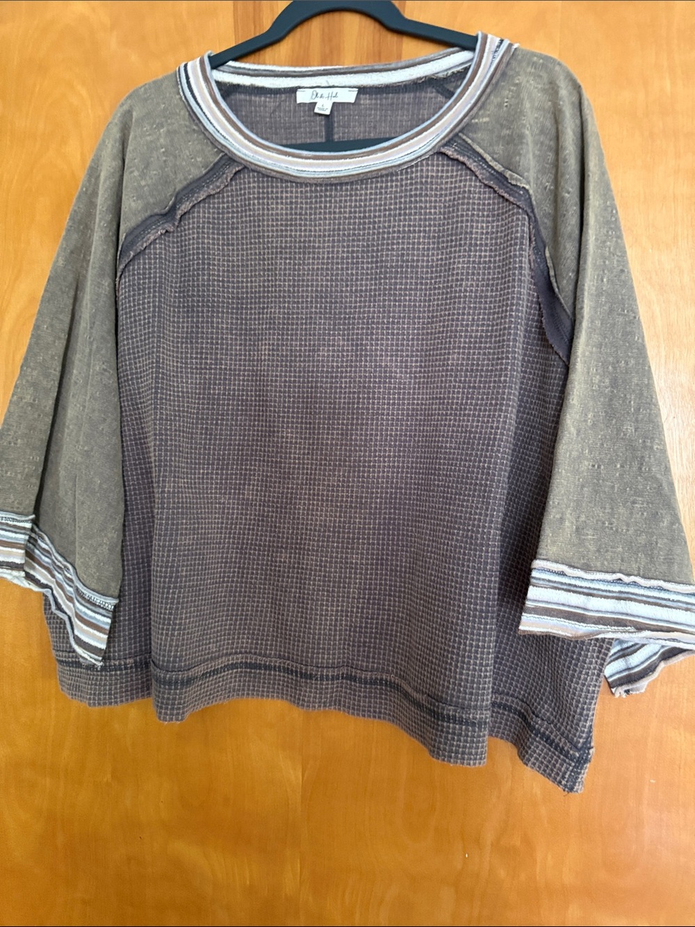 Oli & Hali  Brown and Olive Raglan Waffle-Knit Crewneck Top NEW WITHOUT TAGS